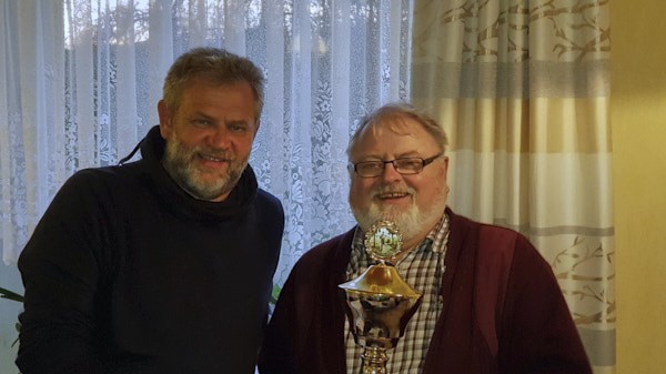 Vorstand gewinnt knapp gegen Corporäle